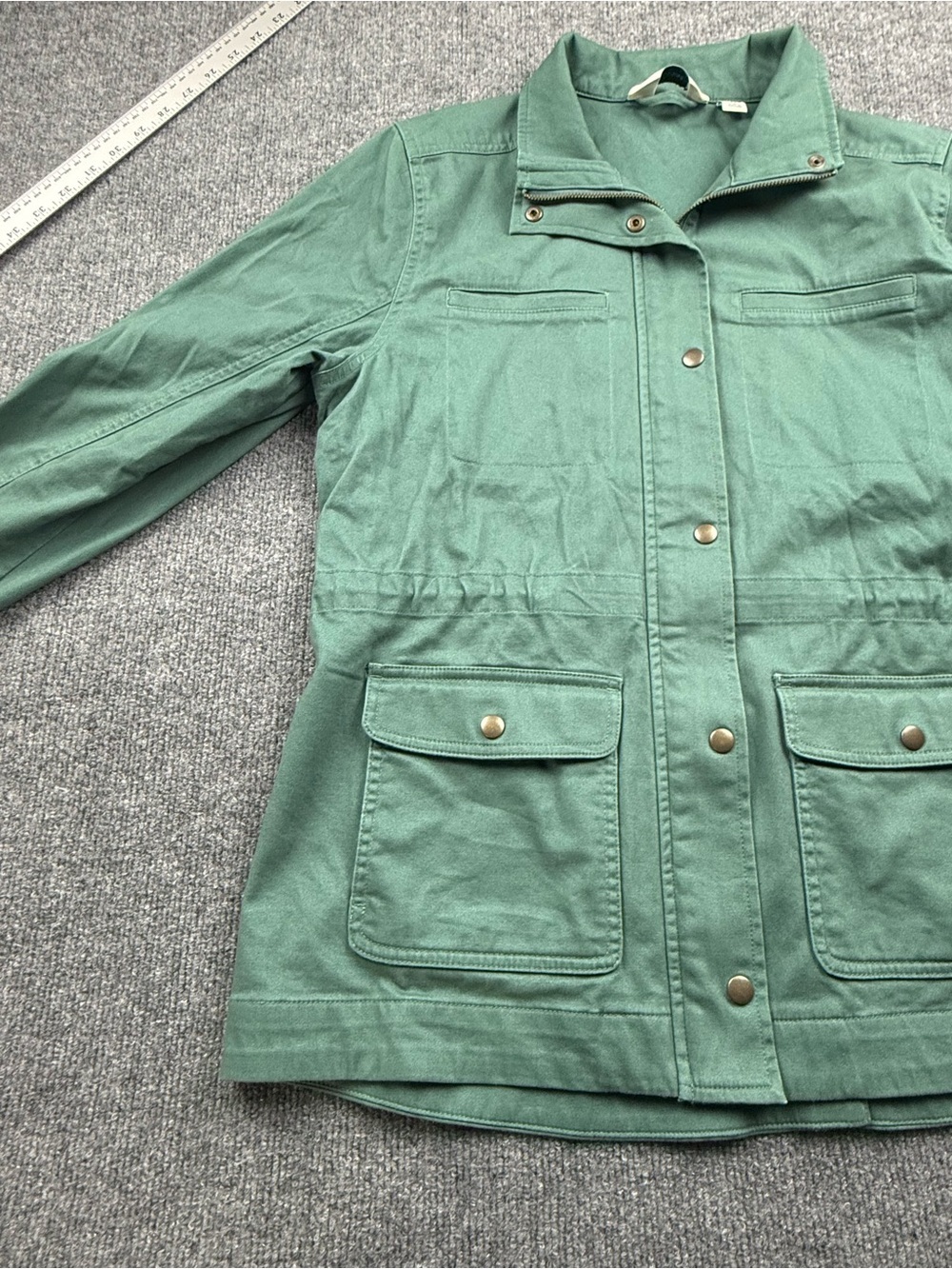 Great Condition! L.L. Bean Lightweight Green Utility Jacket - Women, Size Medium - Picture 3 of 10